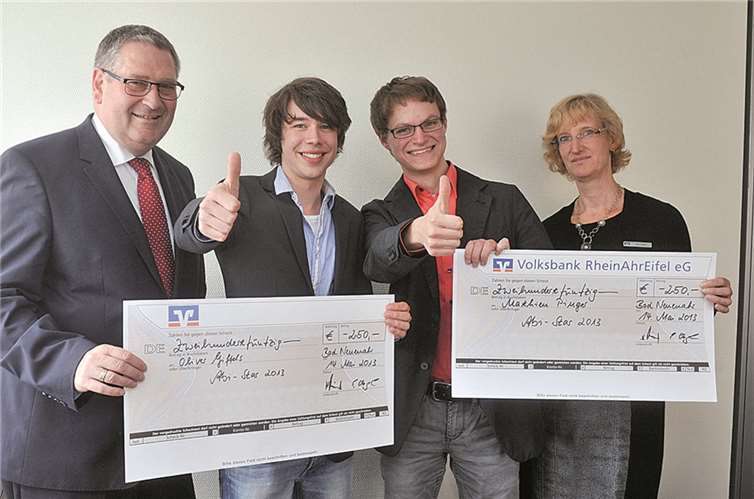 Peter Diewald, Oliver Giffels, Mathieu Pinger und Elke Vogel (v.li.). Volksbank RheinAhrEifel