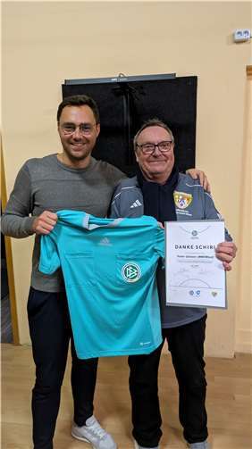 Peter Ganzer wurde als Kreisschiedsrichter des Jahres in der Kategorie Ü50 geehrt. Foto: privat