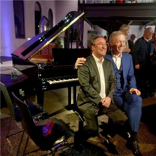 Peter Grabinger (l.) sorgte für die musikalische Begleitung.
