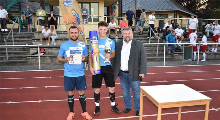 Peter Gries, Sprecher Unternehmenskommunikation von Griesson-de Beukelaer, nahm die Siegerehrung vor.