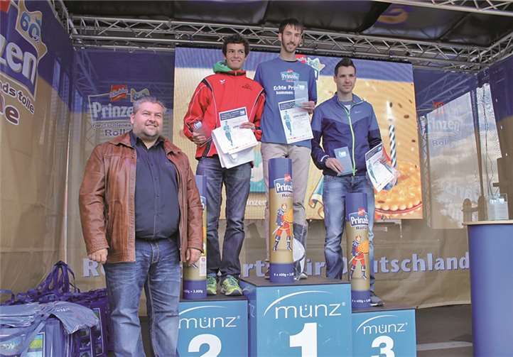 Peter Gries ehrte die erfolgreichen Läufer.
