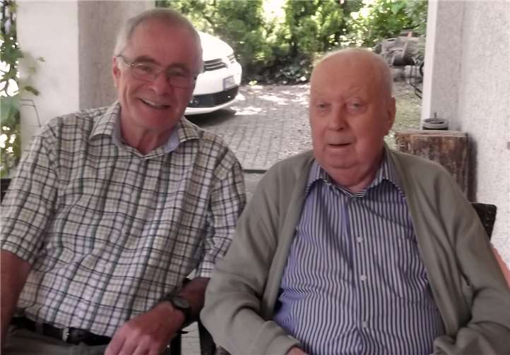 Peter Kirst gratulierte Willi Böhm zu seinem besonderen Ehrentag.Foto: privat