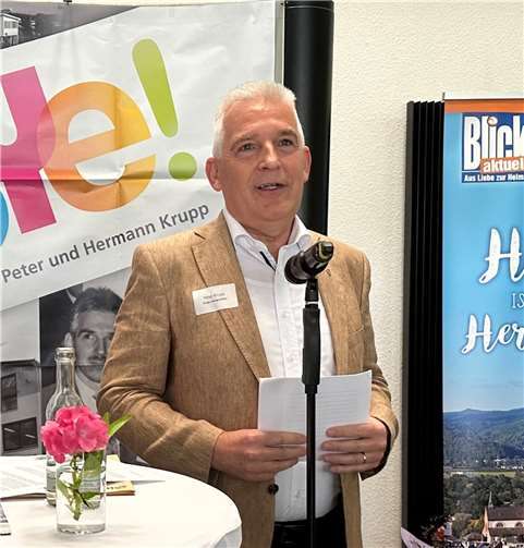 Abschied und Neubeginn: Zwei Kapitäne gehen von Bord Peter Krupp hatte einige Worte vorbereitet. Foto: ROB