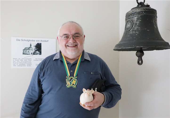 Peter Linke nahm als Vorsitzender des Antoniusvereins Schätzungen zum Ferkelgewicht entgegen.CEW