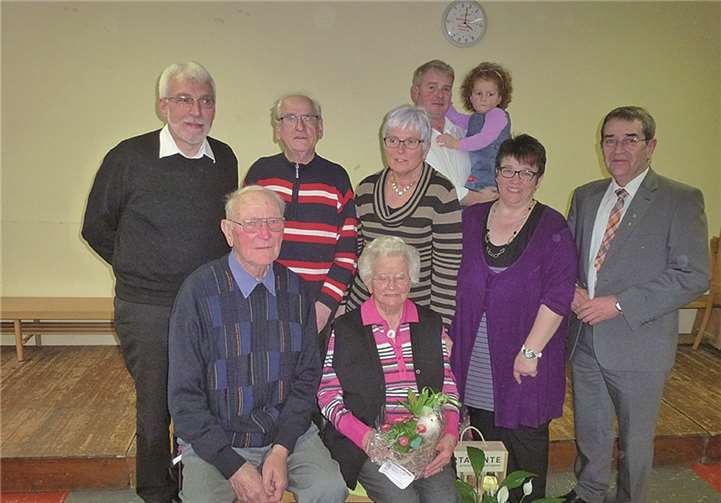 Peter Loch, Agnes Kapp, Rudolf Konzer und Inge Kalmes erhielten Blumen- und Weinpräsente. privat