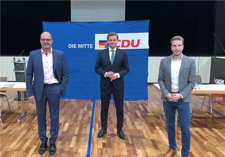 Peter Moskopp (2. von links) und Konstantin Prinz (1. von rechts) sind die beiden A- und B-Kandidaten für den Wahlkreis 10. Christian Baldauf (2. von rechts) wird als Spitzenkandidat für die CDU Rheinland-Pfalz den Wahlkampf anführen.Foto: CDU Gemeindeverband Vallendar
