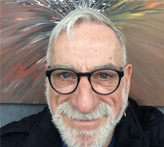 Peter Nüesch ist am 8. Juni zusammen mit der Pianistin Eva Herrmann in der Volksbank RheinAhrEifel in Mayen zu Gast. Foto: privat