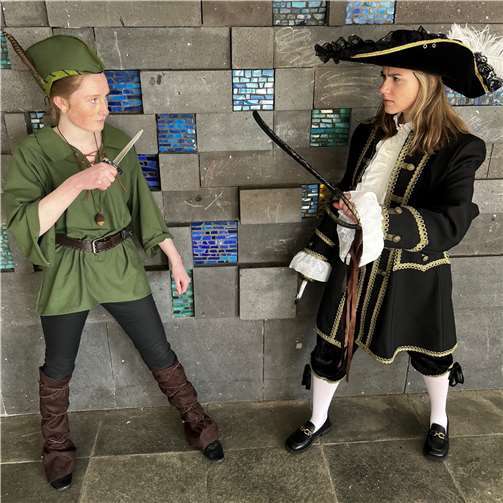 Peter Pan und Captain Hook kommen nach Polch.  Foto: privat