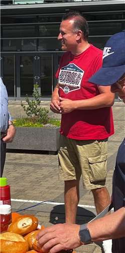 Peter Wilkes beim Austausch mit den interessierten Bürgern.