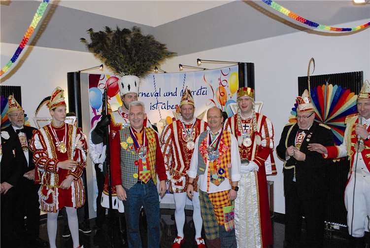 Peter und Hermann Krupp freuten sich besonders über den Besuch aus Ahrweiler, schließlich kann die Karnevalsgesellschaft in diesem Jahr auf eine 150-jährige Tradition zurückblicken.