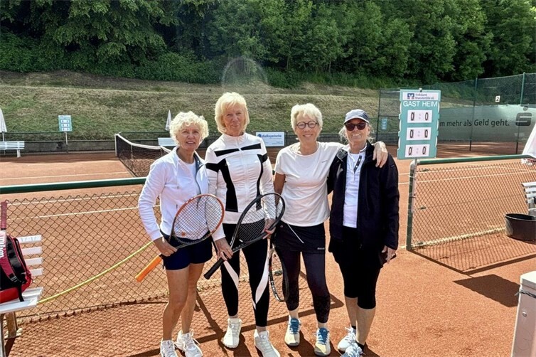 Petra Deboy, Karin Derichsweiler, Bella Karasinski, Christiane Becker - es fehlt Rosi Krull