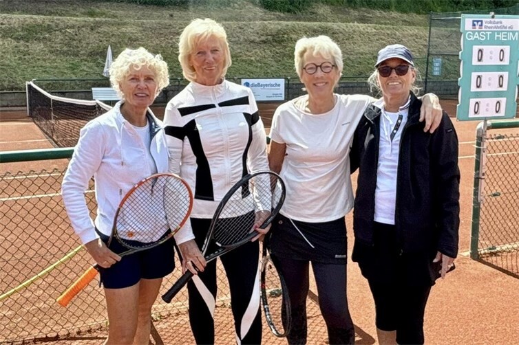 Petra Deboy, Karin Derichsweiler, Bella Karasinski, Christiane Becker - es fehlt Rosi Krull.