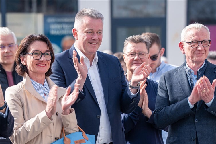 Petra Schneider MdL, Gordon Schnieder MdL und Guido Orthen am Platz an der Linde in Bad Neuenahr-Ahrweiler