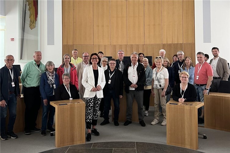 Petra Schneider MdL mit Bürgerinnen und Bürgern aus dem Wahlkreis 13
