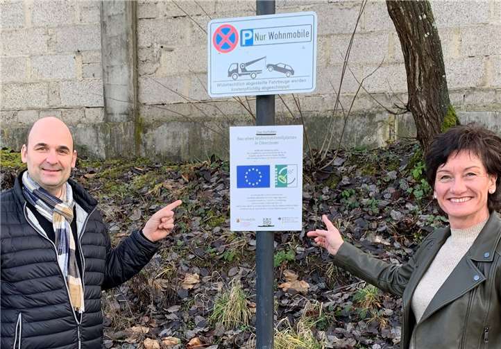 Petra Schneider und Christof Bürger freuen sich über künftigen Wohnmobilhafen. Foto: privat