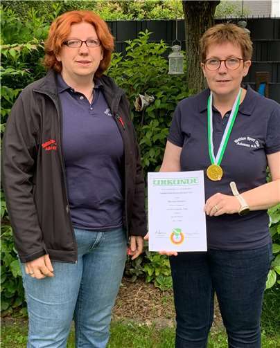 Petra koch und Landesmeisterin Manuela Weinand  Foto: Claudia Metz-Schmitt