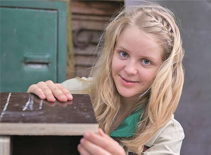 Pfadfinderin Annika vom DPSG-Stamm Greifen baute mit ihrer Gruppe viele Nistkästen und Insektenhotels. BDKJ Diözesanverband Köln/Sebastian Sehr