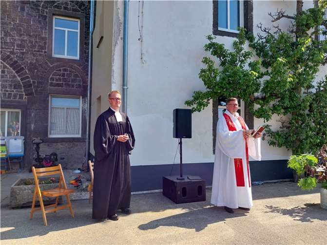 Pfarrer Andre Beetschen und Pastor Dr. Schmitt.