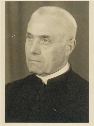 Pfarrer Brock um 1950. Foto: Karl Heinz Kreul; Pfarrarchiv St. Dionysius Essen-Borbeck