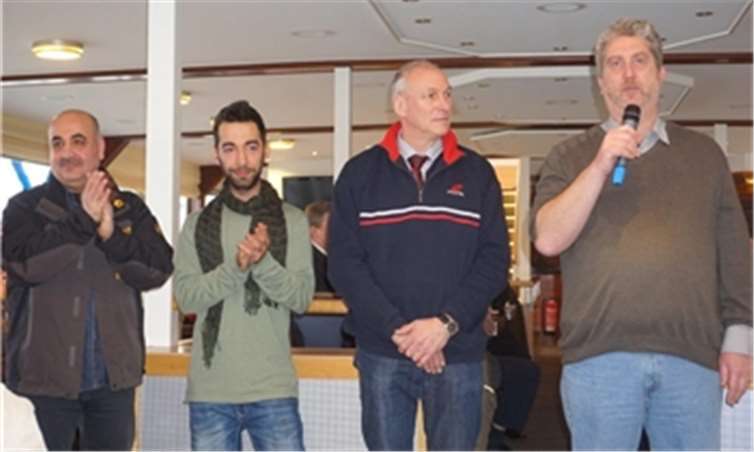 Pfarrer Gerd Götz (re.) begrüßte im Namen des Arbeitskreises „Willkommen in Vallendar“.