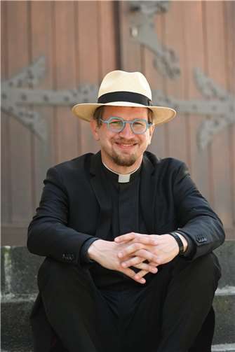 Pfarrer Heiko Marquardsen wird Pfarrer in Remagen. Fotos: privat
