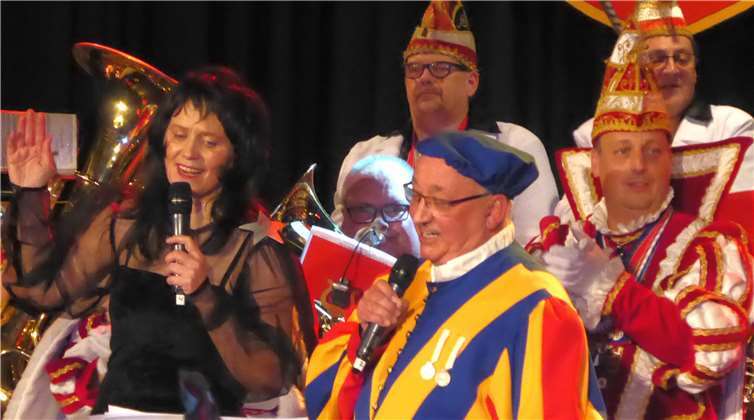 Pfarrer Heinz-Walter Bartenheier und StadtbürgermeisterinGabi Wieland brillierten wieder als Don Camillo und Peppina.