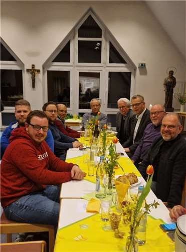 Pfarrer Klupsch hatte zu einem Info-Abend geladen.  Foto: privat