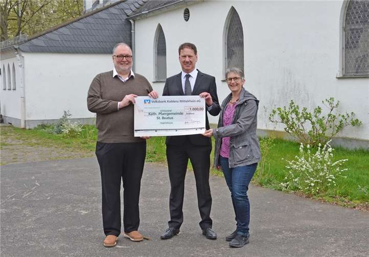Pfarrer Michael Frevel, Bernd Walterfang und Claudia Castor-Ott. Foto: Judith Sauerborn