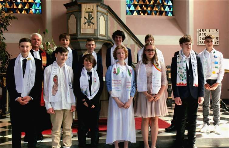 Pfarrer Michael Schankweiler ermutigte die jungen Leute, im Glauben Halt zu finden und daraus Kraft für die Aufgaben der Zukunft zu schöpfen. Foto: Sven Hamacher