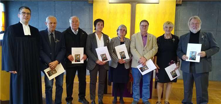 Pfarrer Michael Stoer erneuerte den Segen. Foto: privat