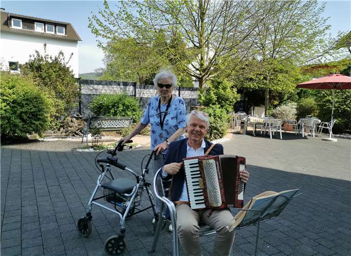 Pfarrer Schankweiler im Franziskusheim. Foto: privat