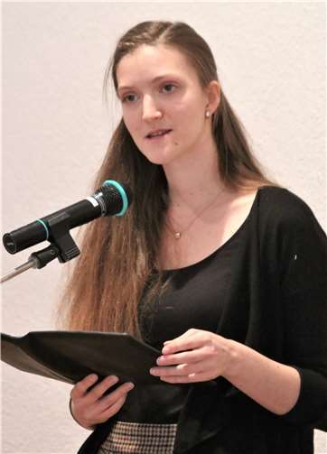 Pfarrerin Julia Arfmann-Knübel hielt beim Adventskaffee eine besinnliche Andacht.