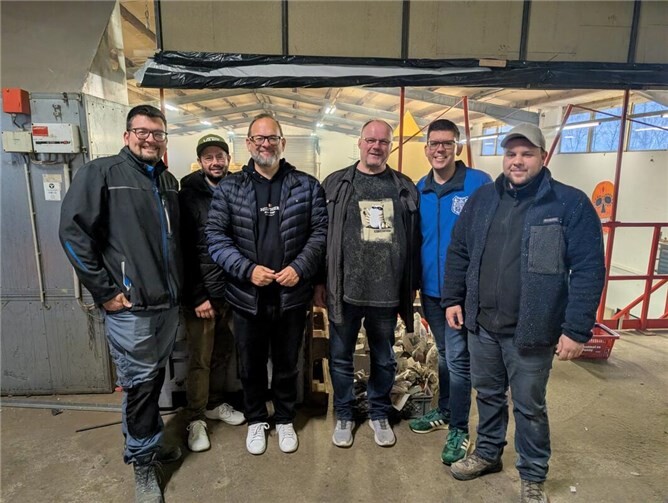 Philip Hoffmann, Felix Nett, Jan Petry, Ansgar Schunkert, Philipp Ley und Philip Bernardi (v.l.) tauschten sich über die Belastungen der Karnevalsvereine aus und waren sich einig, dass es zukünftig Entlastungen geben muss.  Foto: privat