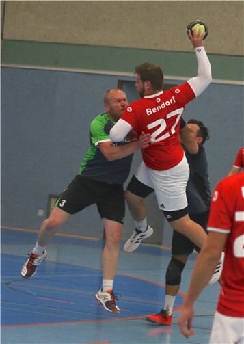 Philipp Hopfer beim Torwurf Foto: privat