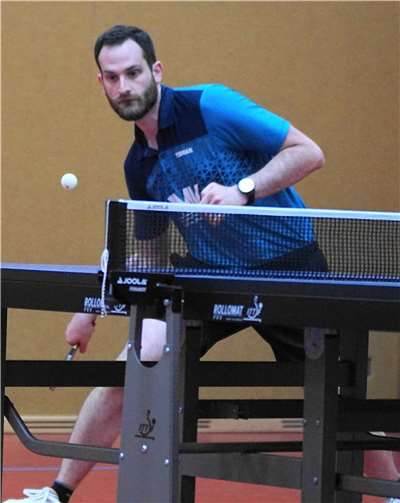 Philipp Linden mit der maximalen Punkteausbeute im Spitzenpaarkreuz.  Foto: M. Schreiber