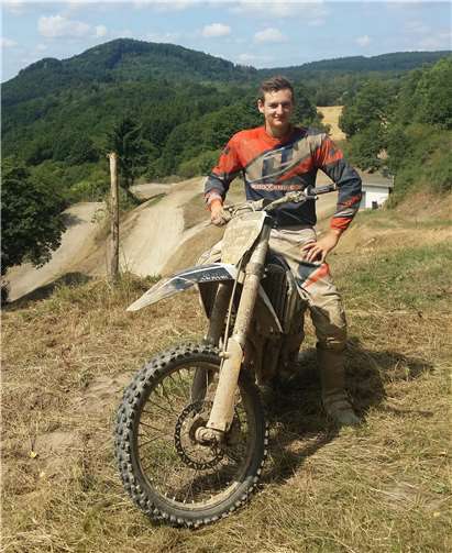 Philipp Offer absolvierte kürzlich das Abschlusstraining auf dem Gelände in Ettringen. Foto: privat