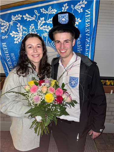 Philipp Rang (25) setzte sich durch und wurde mit seiner Freundin Leonie Bröhl (23) zum neuen Maipaar 2024.  Foto: privat