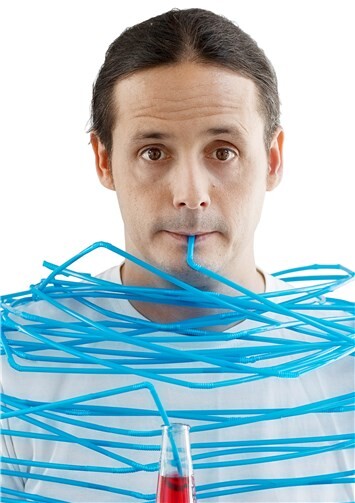 Philipp Weber ist mit seinem Programm „Durst – Warten auf Merlot“ unterwegs.