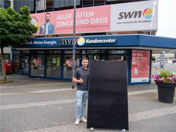 Photovoltaik-Infotag am SWN-Kundencenter: Pascal Heers und sein Team beraten Interessierte am Donnerstag, 20. März, zwischen 14 und 18 Uhr.Foto: Dennis Steinhardt/SWN