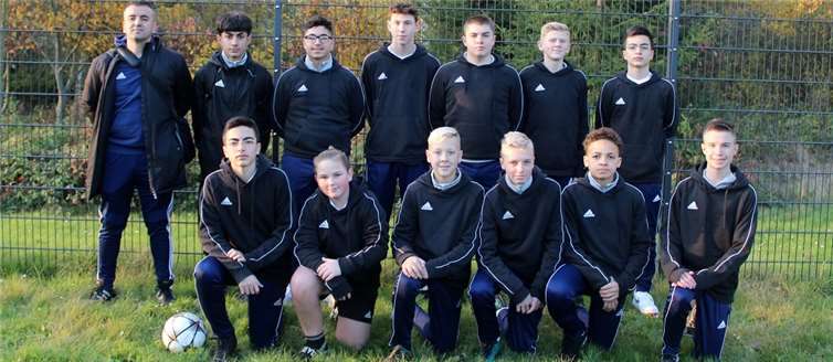 Physiotherapie Czybulka hat den C I-Junioren Hoodies gesponsert.