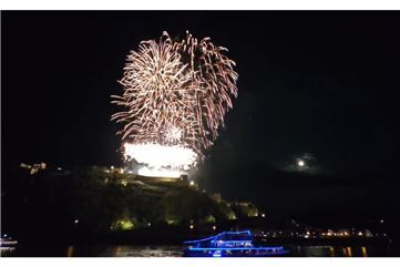 Vorschaubild Video: Höhenfeuerwerk bei "Rhein in Flammen" 2025