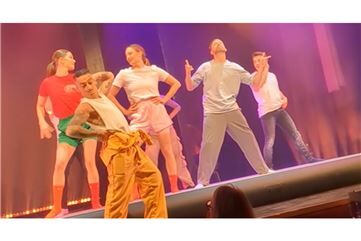 Vorschaubild Video: YOUniverse im GOP Varieté-Theater Bonn 2025