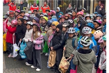 Vorschaubild Video: "Krabbeln" in Remagen 2025