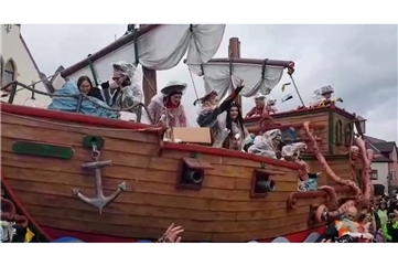 Vorschaubild Video: Möhnenzug in Mülheim-Kärlich an Weiberfastnacht 2026