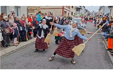 Vorschaubild Video: "Rude-Hähner-Karnevalszuch" in Koblenz-Arenberg 2026