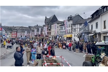 Vorschaubild Video: Karnevalszug in Adenau 2026