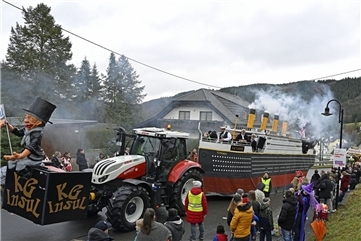 Vorschaubild Video: Rosenmontagszug in Hönningen 2026