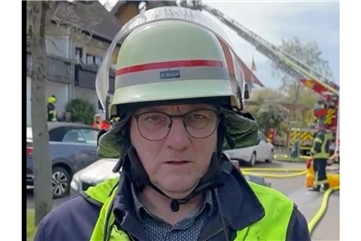 Vorschaubild Video: Dachstuhlbrand in Sinzig - Statement von Einsatzleiter Andreas Braun