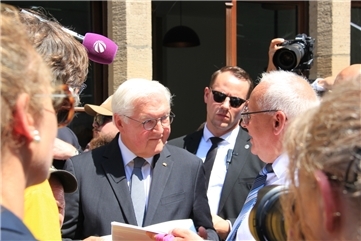 Vorschaubild Video: Bundespräsident Steinmeier bei der Ankunft im Ahrtal 