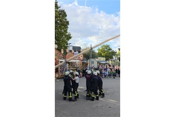 Vorschaubild Video: Kirmesbaumaufstellen in Eich 2026